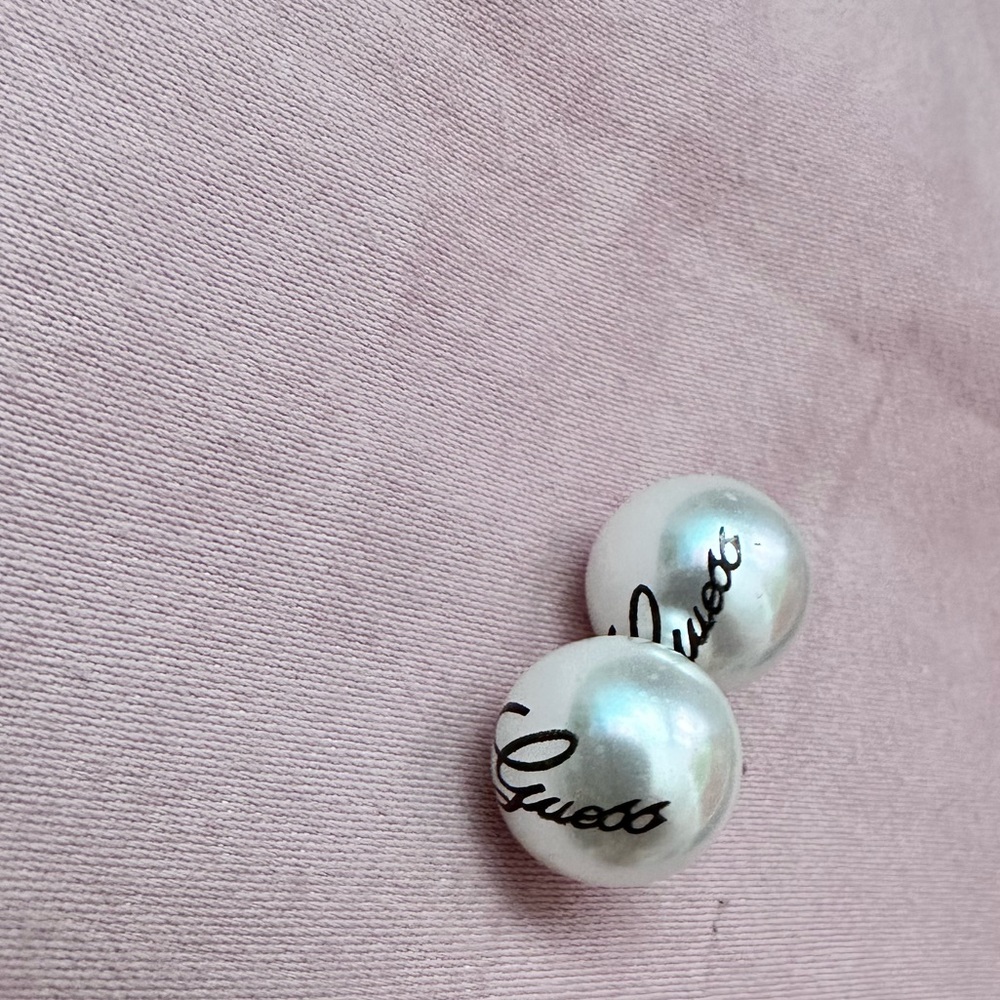 Vintage Guess Pearl earings - Picture 6 of 7